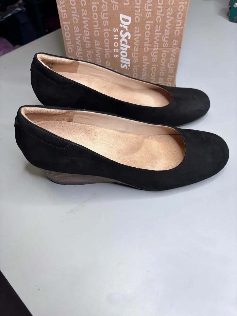 Dr. Scholl's Women's Be Flex Wedge Pump in Black size 9.5